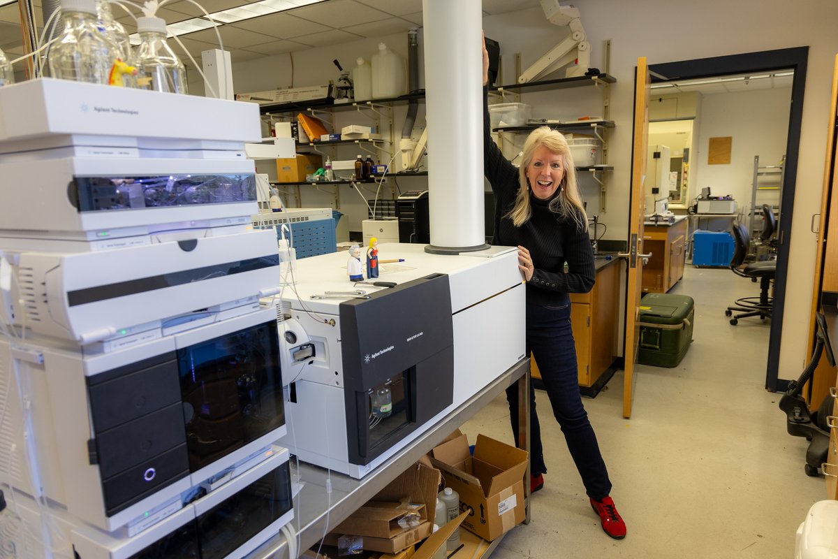 College of Arts and Sciences (@uofsc_cas) on Twitter photo Congratulations to <a href="/UofSC_Chem/">USC Chemistry & Biochemistry</a>'s Susan Richardson who was recently elected to <a href="/theNAEng/">National Academy of Engineering</a>!
Election to the National Academy of Engineering is among the highest professional distinctions accorded to an engineer. #WomenInScienceDay
#InternationalDayofWomenandGirlsinScience Congratulations to <a href="/UofSC_Chem/">USC Chemistry & Biochemistry</a>'s Susan Richardson who was recently elected to <a href="/theNAEng/">National Academy of Engineering</a>!
Election to the National Academy of Engineering is among the highest professional distinctions accorded to an engineer. #WomenInScienceDay
#InternationalDayofWomenandGirlsinScience