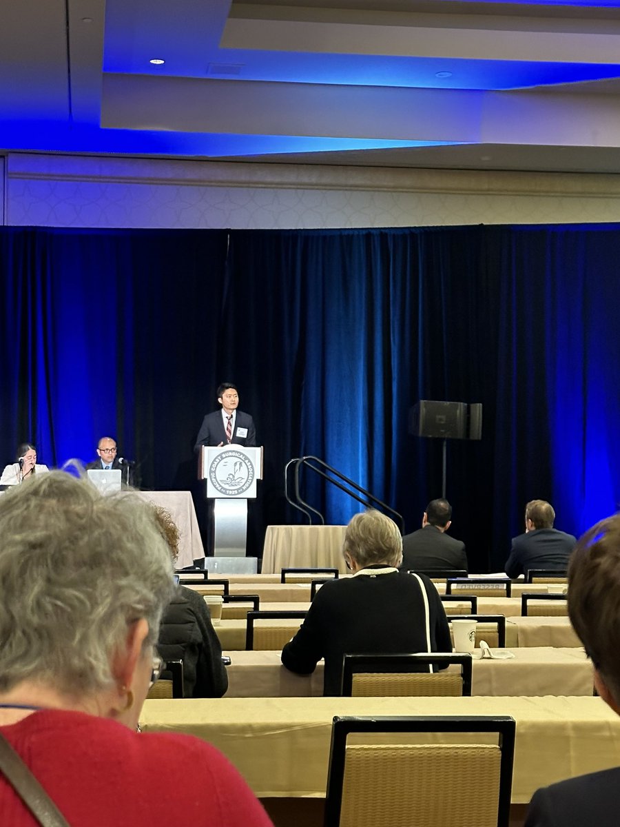 Our SCC fellow Dr Simeng Wang @simengmd delivered an outstanding presentation on Percutaneous Cryoneuolysis for pain control after rib fractures in elderly patients mentored by Dr Forrester @explorersurgeon @LisaMKnowlton @StanfordSurgery well done!!