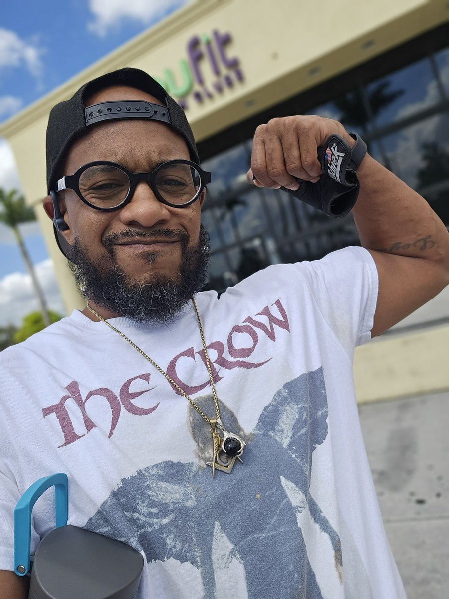 I went to the gym today. I worked at Arms! I feel amazing! This is going to be a great week! 

#fitness #gym #youfitgyms #westpalmbeach #florida