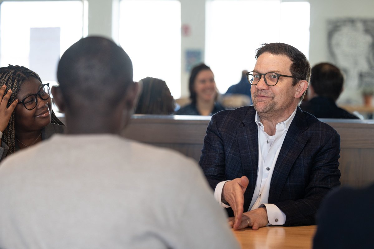 As the Senior Vice President at ICF, a global consulting and technology services company, alum Eric Boyle met with a group of MPA and MIA students to share his invaluable insights. #iuoneill #globalimpact