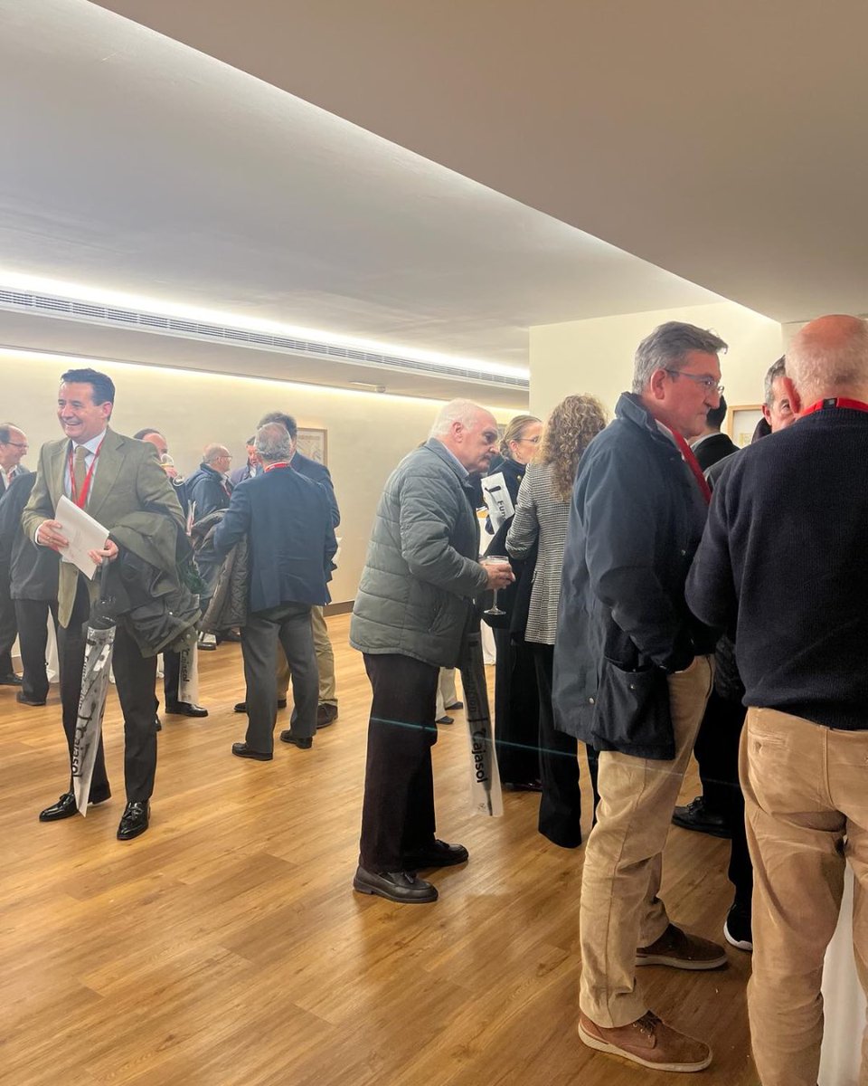 PandoSevilla's tweet photo. Uniendo excelencia y profesionalismo! 💼 El Jueves, en la Fundación Cajasol, servimos nuestro catering a TINSA y BDO. Dos líderes en sus áreas, su compromiso con la calidad e innovación nos inspira. #CateringPando #cateringsevilla https://t.co/PXHEfB7txU