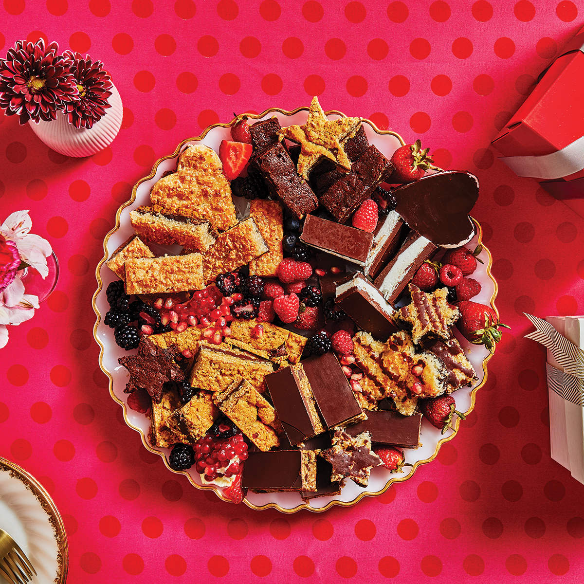 If the love of your life is chocolate, we've got a spread you can feel sweet on. 🍫🍪💝 Enjoy a platter of gluten-free and vegan Chocolate Lovers Variety Pack and Dessert Bar Variety Pack. ow.ly/a8pH50QAeY5