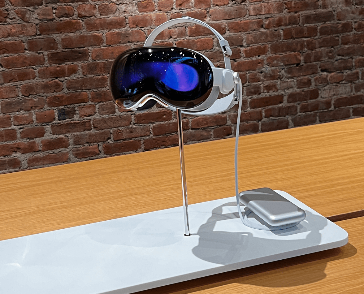 BrainXchange's tweet image. Apple’s New Face Computer Is for Work hubs.la/Q02kGwtT0 #spatialcomputer #VisionPro