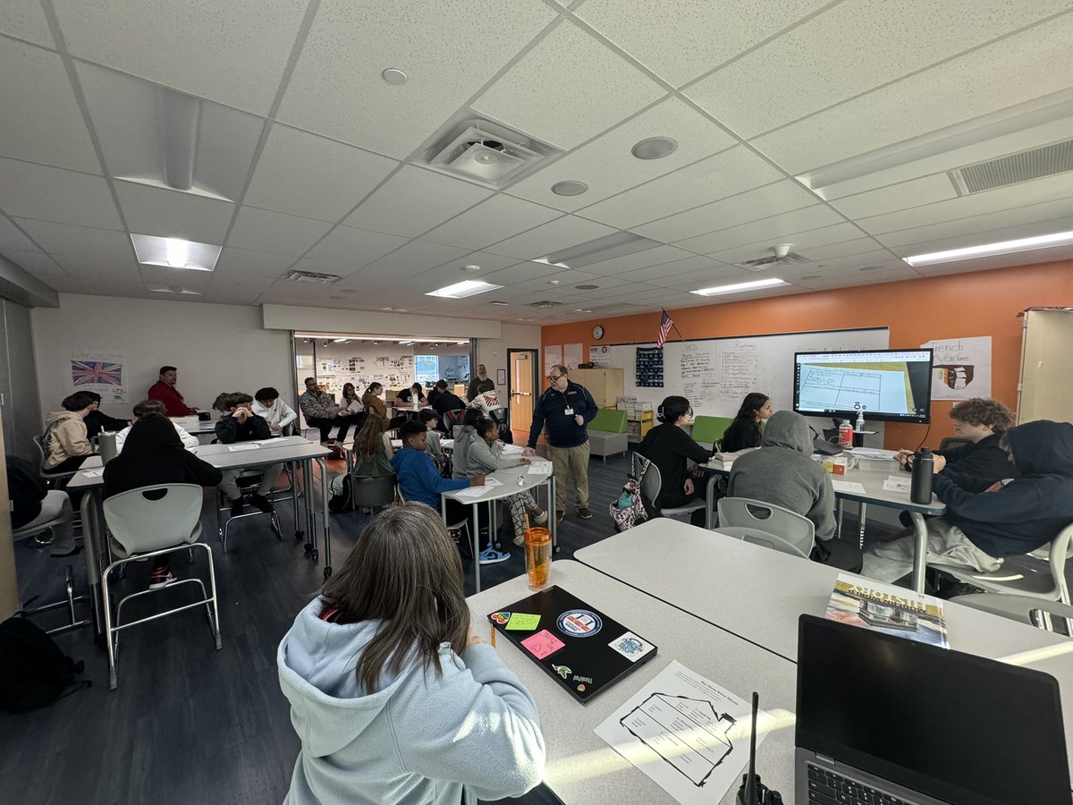 AmandaSlyder's tweet photo. Walking &amp; learning with the Government TBT. Avid teacher, Mr. Barther uses window notes to help students create more meaningful, more dynamic, and more personal notes. I love the spiraling of content into higher DOK levels. #deeperlearning @BMHSTitans @BMHS_AVID https://t.co/GIVDPlGjsG