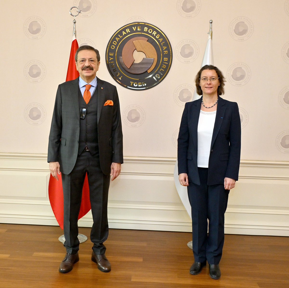 RHisarciklioglu's tweet photo. Fransa’nın Ankara Büyükelçisi Sayın @isabelledumont ile Türkiye - Fransa iktisadi ve ticari ilişkilerini, iş birliği imkanlarını değerlendirdik. @FranceenTurquie https://t.co/UQwqgD3Arb