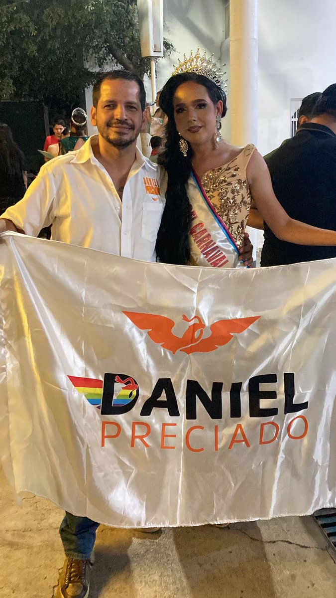 DanielPreciadoS's tweet photo. El EMPODERAMIENTO de nuestra comunidad es prioridad. No hay excusa alguna para hacer alianza con quienes nos atacan! Vamos con la DIGNIDAD intacta y con nuestras causas al frente 🏳️‍🌈🏳️‍⚧️🧡🤘🏽 #DiversidadSexual #DDHHEnMovimiento #DanielPreciado https://t.co/OcTIczY63n
