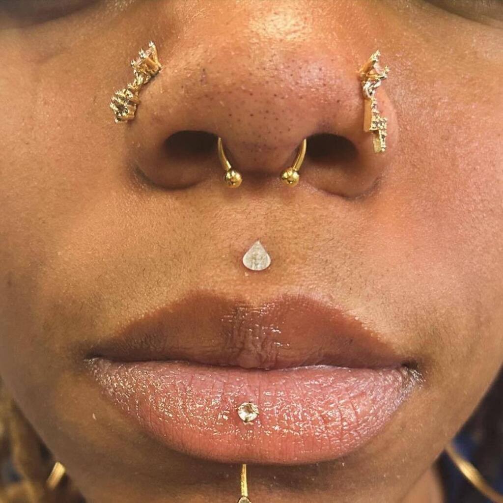 ATStattoos's tweet photo. Repost from Shaela (@piercingsbyshaela on Instagram) done at American Tattoo Society of Fayetteville (@atsfaync on Instagram)
•
Added a Septum to her collection 😍🔥
#nosepiercing #septum #gold #getpierced #atsfaync #americantattoosociety https://t.co/EoMmWfZnCO https://t.co/gdFvyHQs57