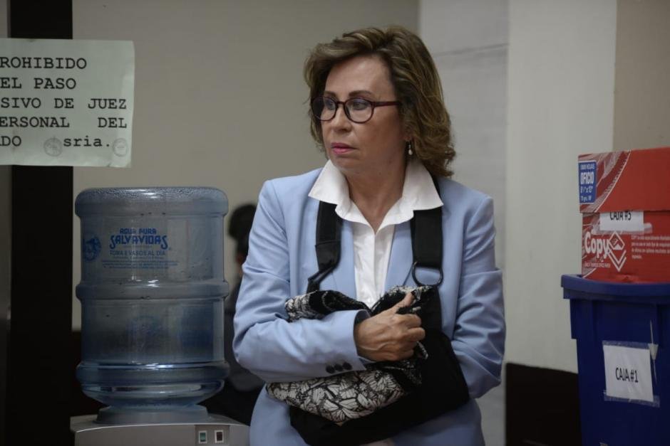 gtj_uan's tweet photo. @BrendaH2O66 #marero #esposado pagando por sus crímenes tiene más dignidad, que un #Ladron #corrupto con #cabestrillo del #PactoDeCORRUPTOS https://t.co/UK4fu6sy4H