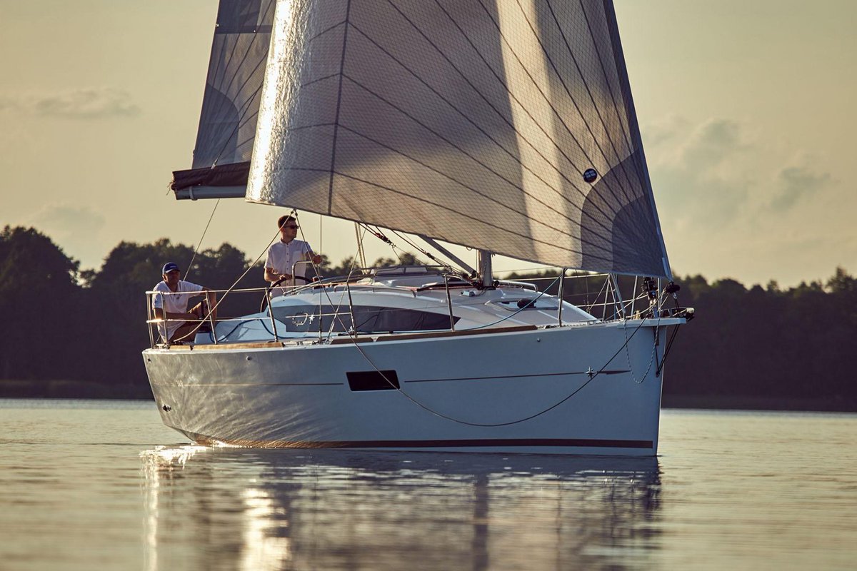 Wanting to get out sailing, but are wanting to be on a smaller sailing yacht? Our Jeanneau 319 is the answer.

Want to know more about Ariadne? Feel free to book an appointment at our Open Boat on 2nd March.

Appointments can be booked here: zfrmz.com/ciygZJrkbfOt0F…