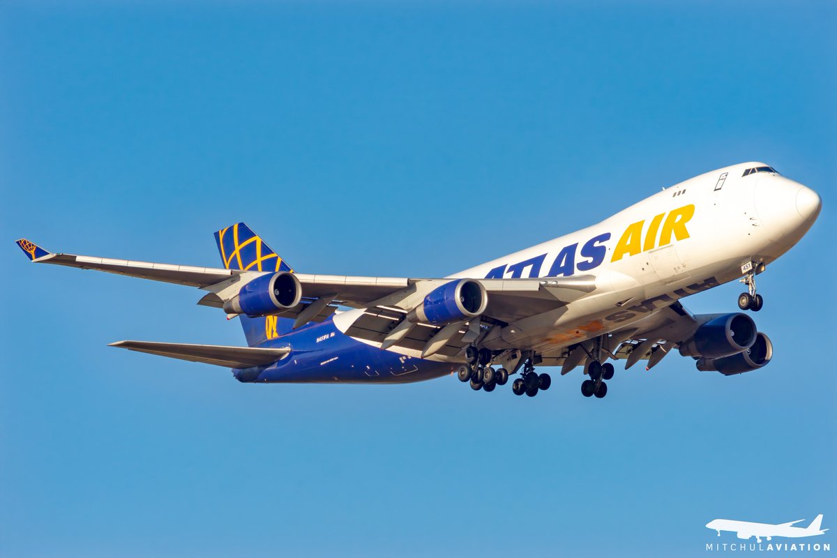 The Queen of the Skies. As beautiful as always. 

<a href="/AtlasAirWW/">Atlas Air Worldwide</a>’s N451PA (MSN: 30809), a 24yo <a href="/BoeingAirplanes/">Boeing Airplanes</a> 747-46NF, moments from touchdown at <a href="/AvalonAirportAU/">Avalon Airport</a> after hauling some cargo in from Japan. 

#airplane #aircraft #avgeek #planespotter #planespotting