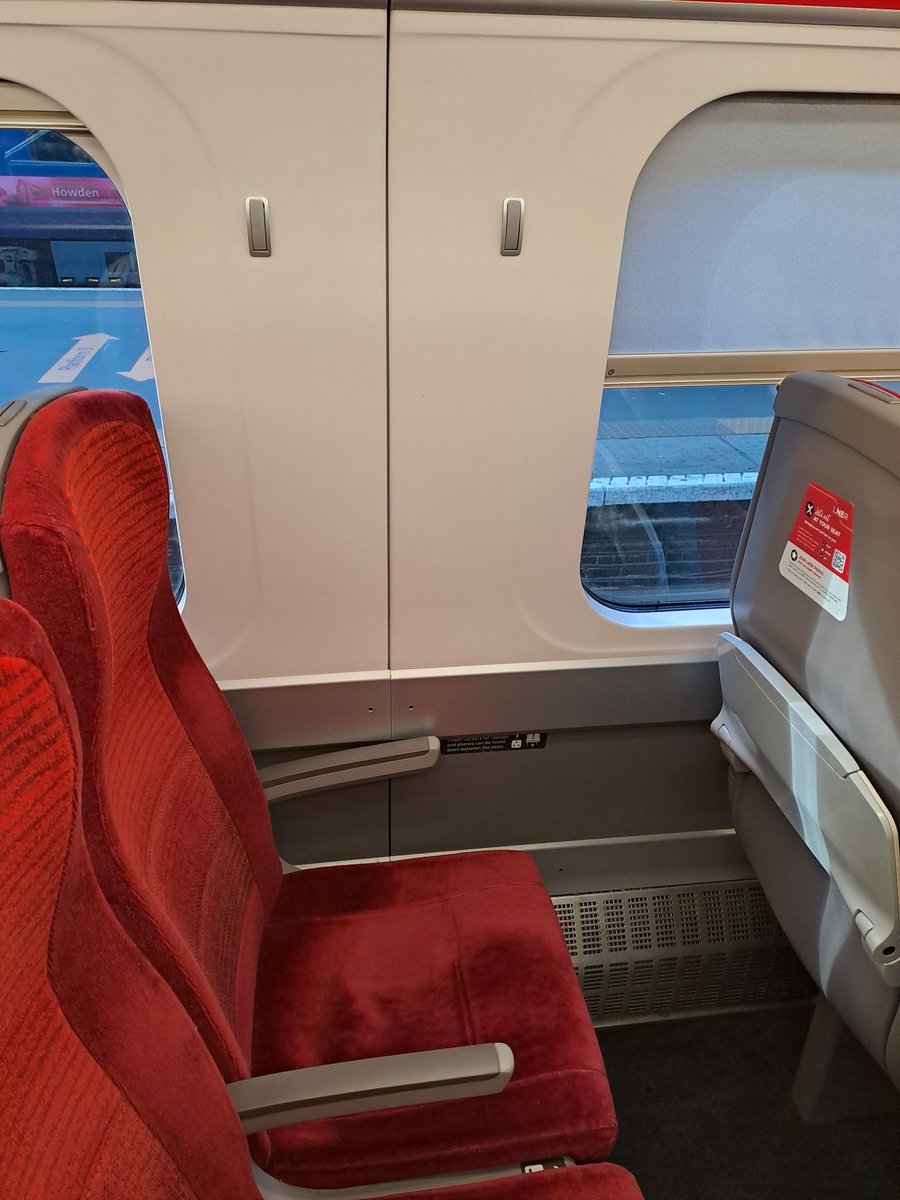RailwayMagazine's tweet photo. When you find your reserved seat... D'oh!
 @LNER https://t.co/DWrACb7gOC