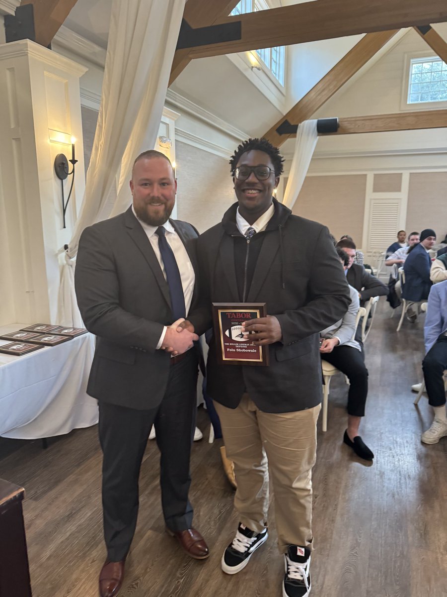 2023-2024 Tabor Football Banquet Awards:
Silipo Award Offense: @HDjeumeni 
Silipo Award Defense: @_rafael_montero 
Roller Lineman Award Offense: @Joel32_70 
Roller Lineman Award Defense: @FoluShobowale