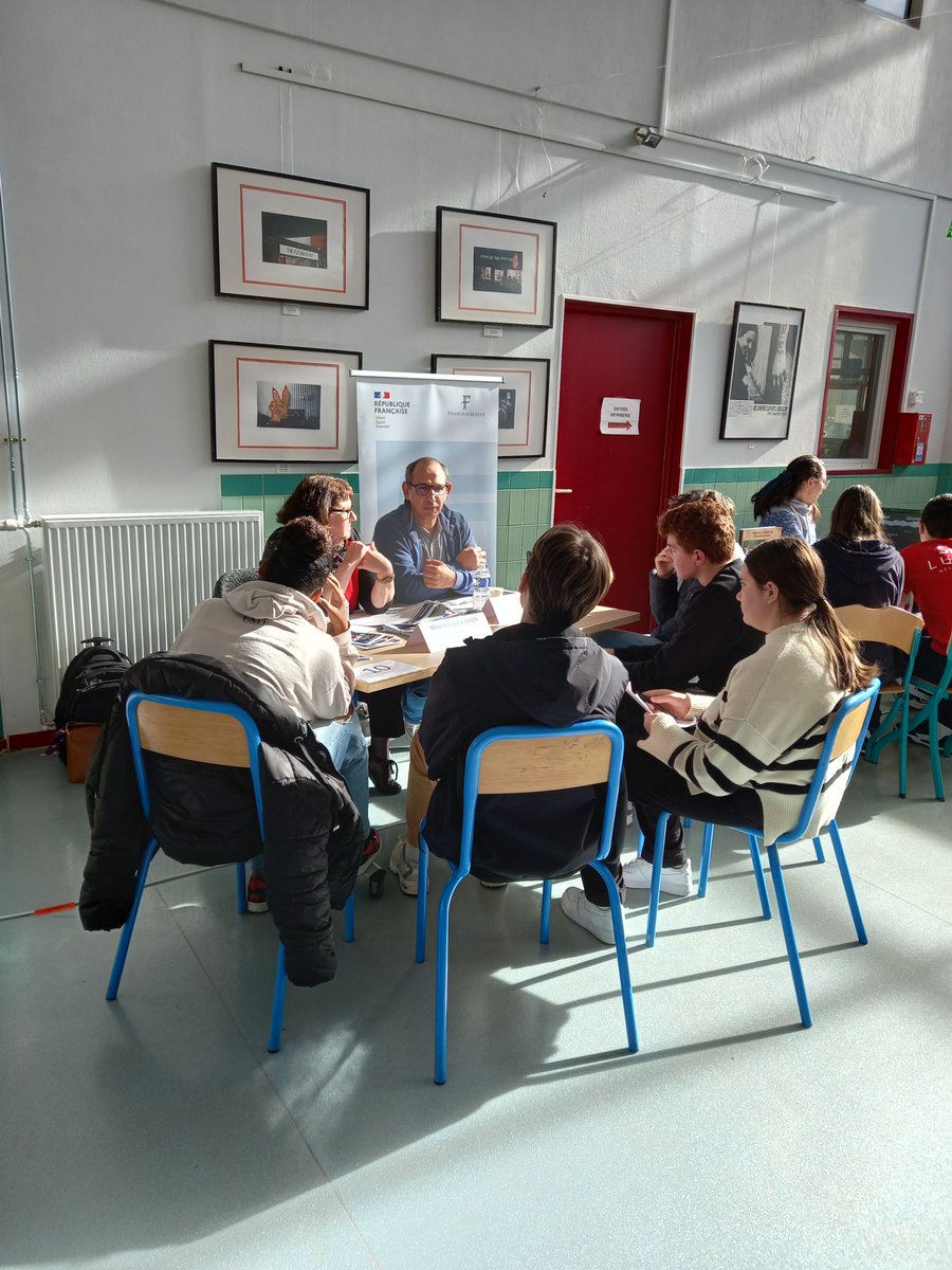 Fragonard82's tweet photo. Le 9 février 2024, a eu lieu le forum des formations et des métiers au collège Fragonard! Tous nos remerciements à tous les participants fortement mobilisés pour les élèves de 3ème! Félicitations aux professeurs principaux de 3ème très engagés dans le #ParcoursAvenir ! https://t.co/3Sij2r2exs