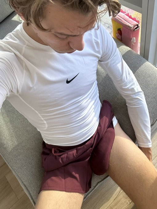 Good morning to gooners only. Rub one for me today 👊 https://t.co/LZT57MFE9u