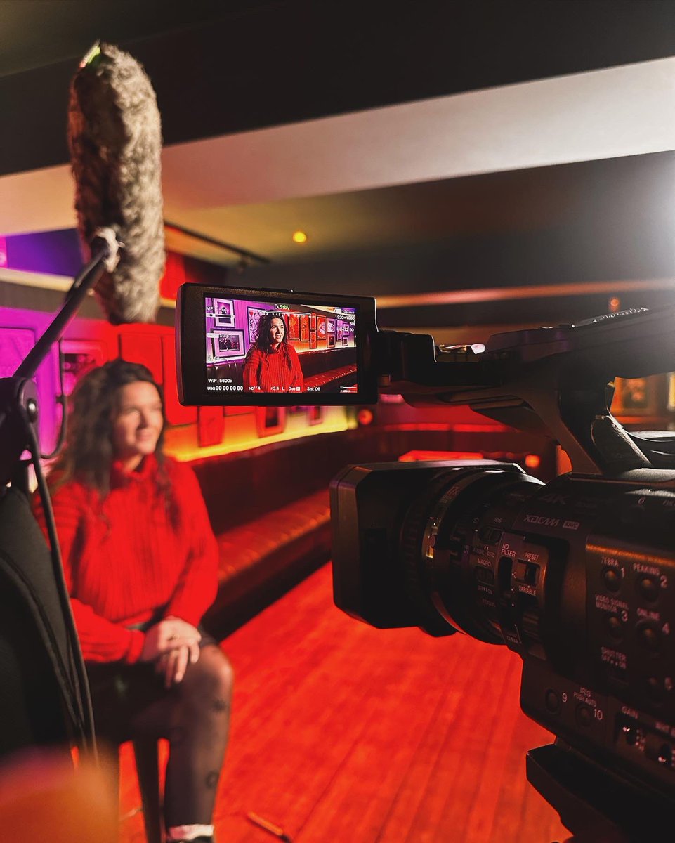 amypapiransky's tweet photo. At @kingtuts today for some filming with @WeAreSTV 📺 More info coming soon ✨ Thank you for having me x
.
#stv #scotland #amypapiransky #newmusic #scottishsinger #scottishsingersongwriter https://t.co/x4H9CNRPpG