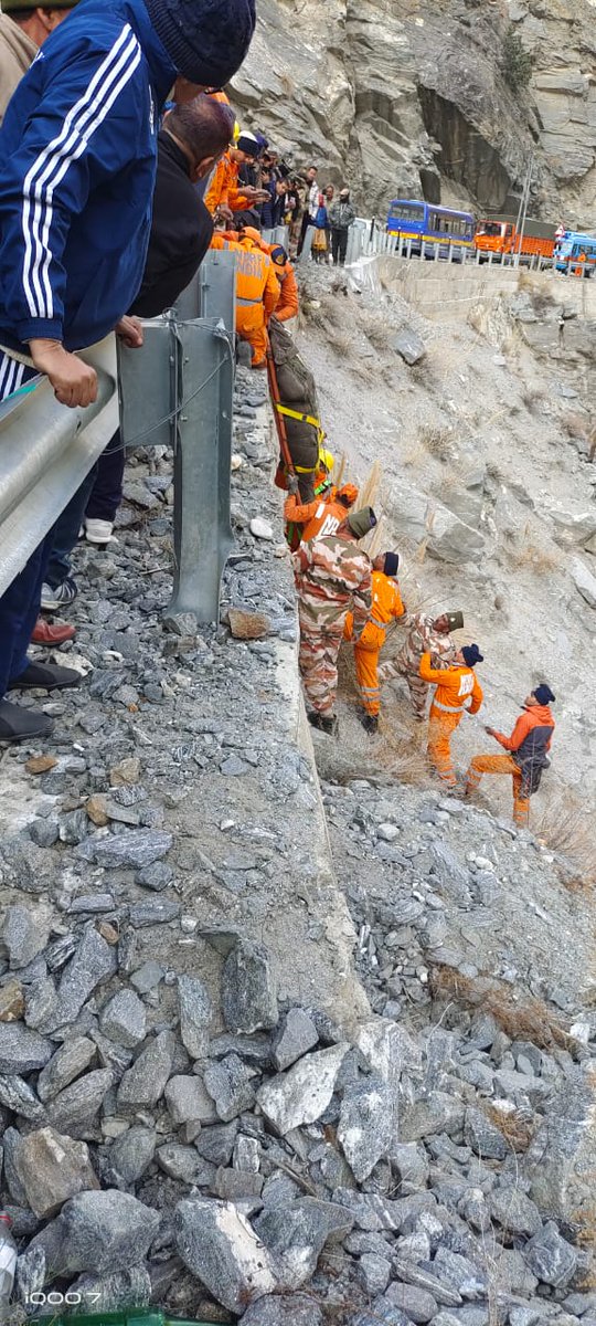DDMAKinnaur's tweet photo. With the effort of all the rescue agencies i.e Indian Navy, SDRF Uttrakhand, Indian army,  police, HP- SDRF Shimla, ITBP 17Bn,NDRF 14 Bn, , , home guard, involved in search and rescue of missing body in road accident from 4th February, 2024, today the missing body has been https://t.co/GKwCCf2nAc
