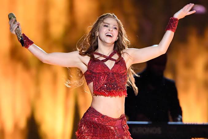 ririoncharts's tweet photo. Artists with the most mentions on Twitter (currently X) after performing at the ‘Super Bowl’: 

#1. Rihanna (+4 million)
#2. Shakira (+3 million)
#3. Usher (+1 million)
#4. Eminem (+1 million) https://t.co/kkzL74kEvp