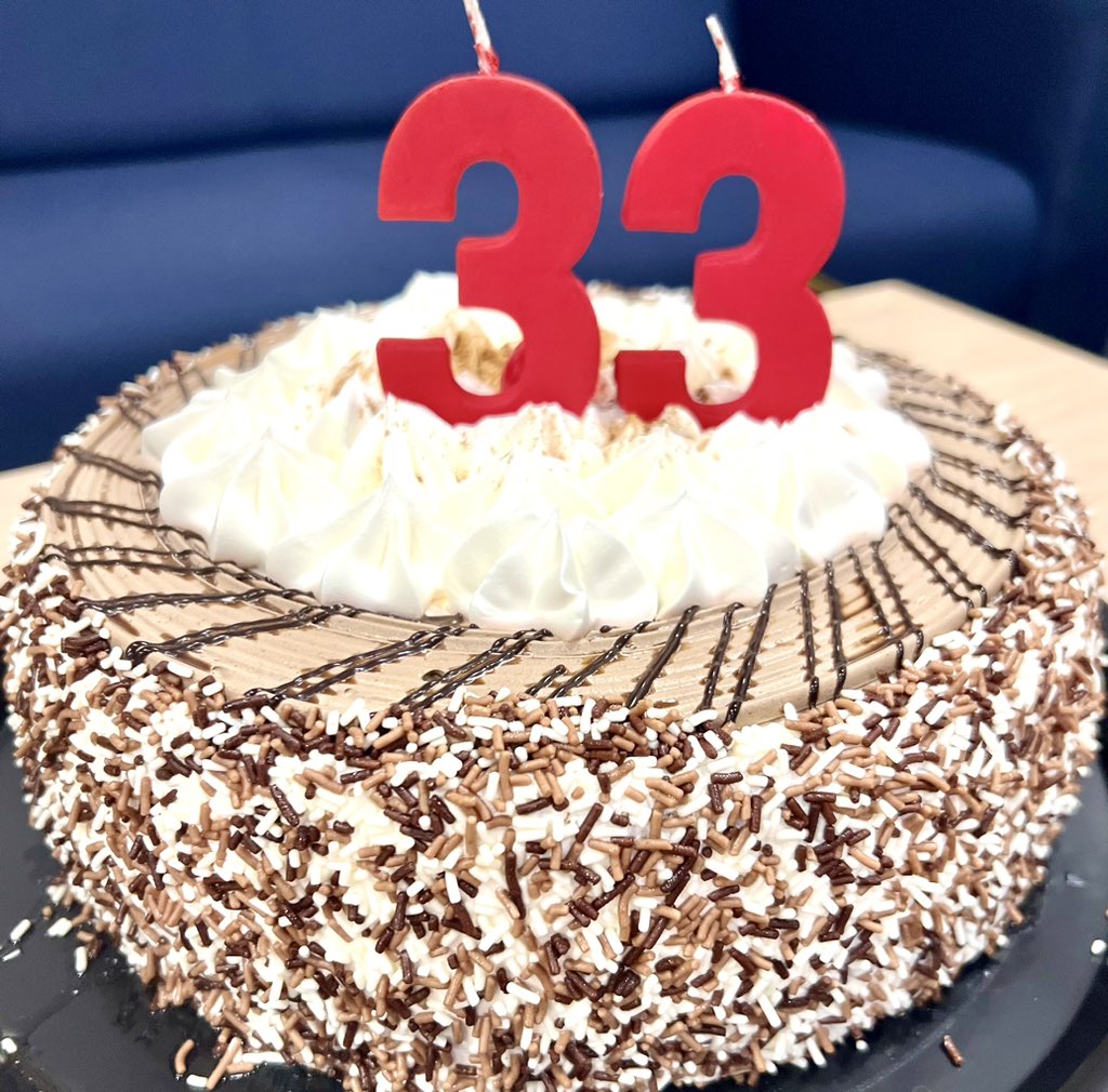 LillyTellez's tweet photo. Hoy celebramos con pastel capuchino que solo faltan 33 semanas para que acabe el desgobierno de AMLO 🎉🥳🎊 https://t.co/K6JG3uO8i9