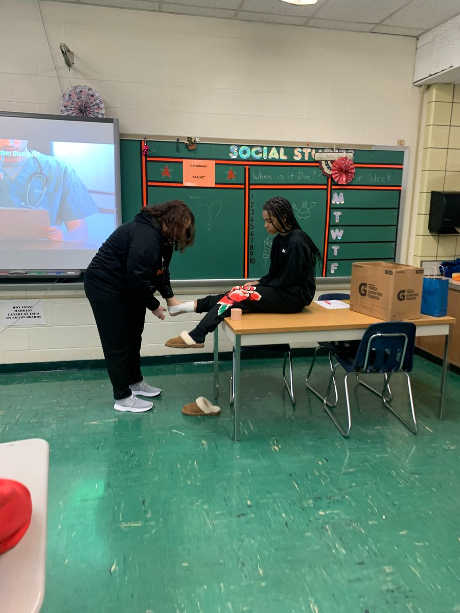 🌟 A big thank you to all the amazing volunteers who made Career Day at Willowick Middle School a huge success this February! Your dedication and willingness to share your time and expertise opened up a world of career possibilities for our students! 🚀💼 #MyChoiceWilloughbyEa...