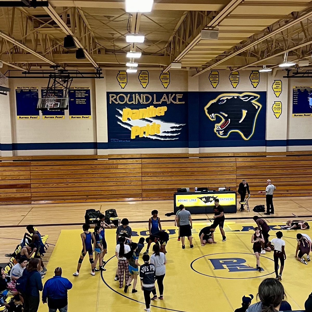 ROUNDLAKEMIDDLE's tweet photo. The Wildcat and Cougar Wrestlers might be crosstown rivals now but soon they will be Panther Teammates!
#RLMSPride #RLMSWildcats116 https://t.co/UpIL7PvNZN