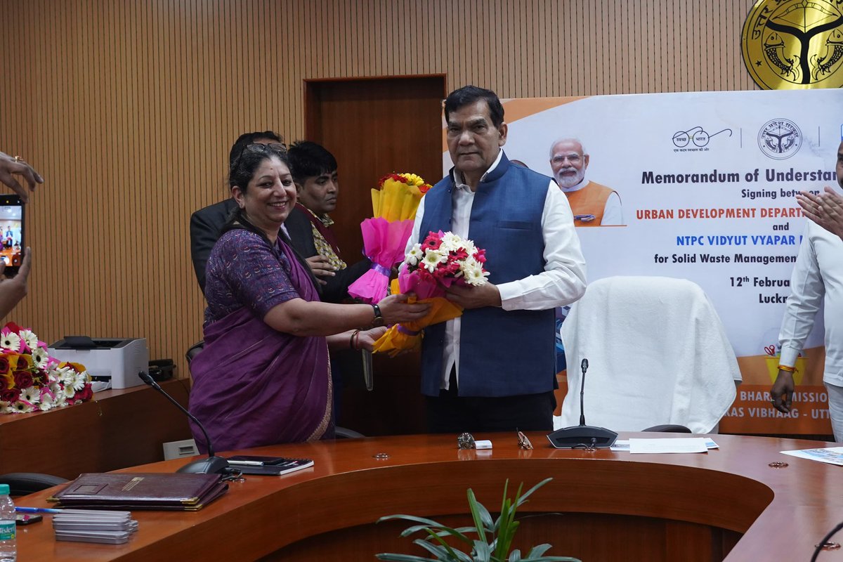 SBM_UP's tweet photo. The MoU has been signed between UDD, Swachh Bharat mission and @ntpclimited for Solid Waste Management in the presences of Honble Minister of Power and Urban development @aksharmaBharat ji  and Director Nitin Bansal ji .

#WasteToWonder
#wasteclearance https://t.co/GhjzJGOd3V