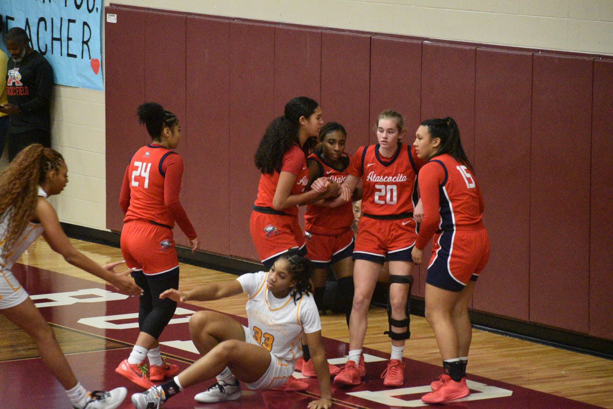 ZoieyJumawan's tweet photo. BI DISTRICT GAME 
.vs Deer Park
February 13 
@ CE KING HS 
6 pm
RED OUT!!! Support the 🅰️ #livehumble https://t.co/SFbwucv7dc