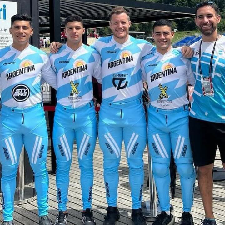 #BMXRacingWC

 EN Rotorua, Nueva Zelanda 🇳🇿 se disputaron dos fechas de la Copa del Mundo con presencia 🇦🇷. En la segunda, Gonzalo Molina se ubicó 5° con un tiempo de 37s636 y Federico Capello 6° en Sub23. Federico Villegas 27° y Emiliano De La Fuente 36º