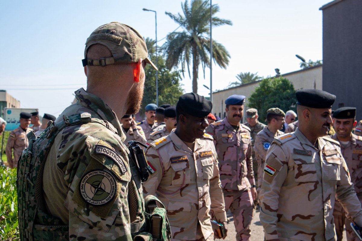 Wij zijn een aantal weken in Bagdad waar we verantwoordelijk zijn voor verplaatsingen van militaire en civiele adviseurs van de NAVO staf van NMI.
Luchtmobiele militairen hebben al 136 verplaatsingen in Bagdad begeleid, waarmee ze een cruciale bijdrage leveren aan de missie.