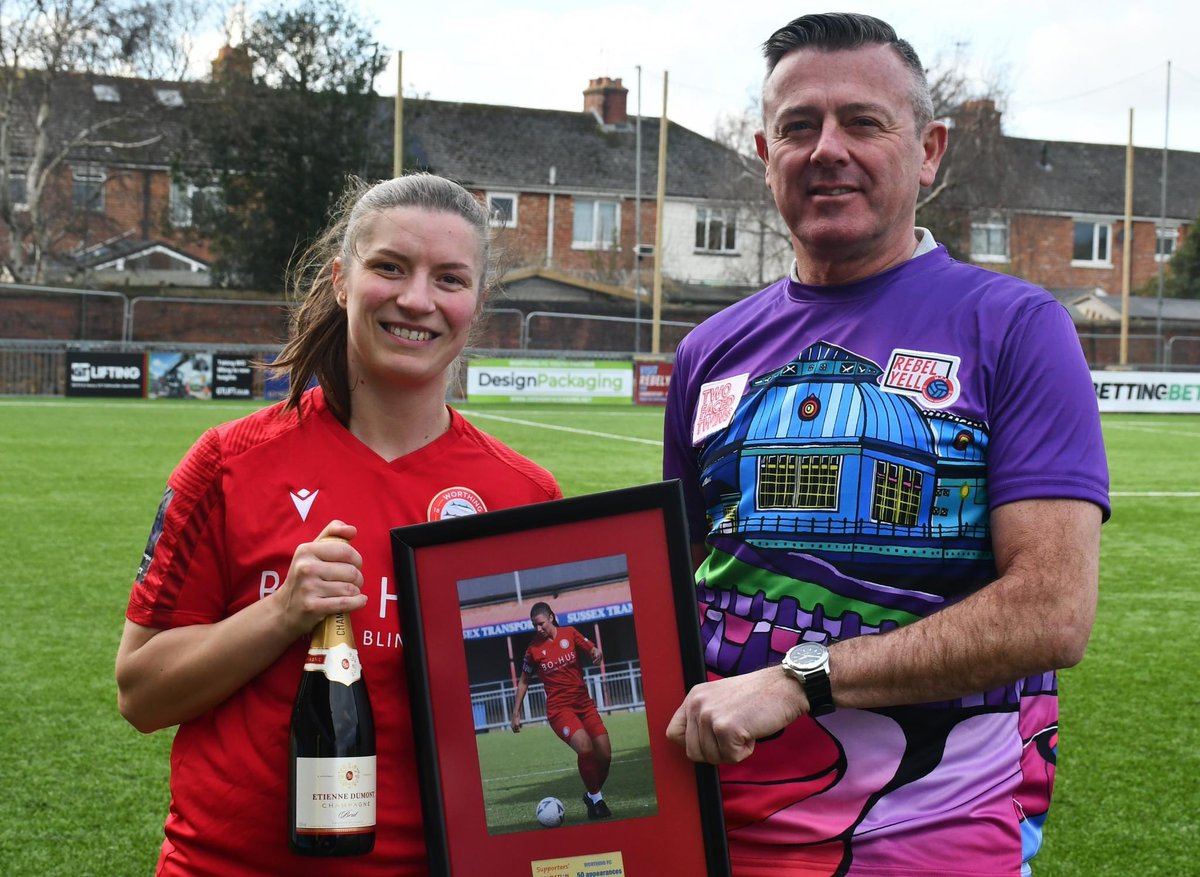 Congratulations Rachel Palmer for 50 appearances for @WorthingFCWomen (nice shirt as well, Lee! 😉)