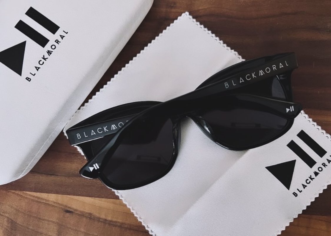 AishiteruRuki's tweet photo. 🖤😎🖤 #ガゼット #theGazettE #BLACKMORAL #RADMARKET #サングラス https://t.co/VTEJFKhZ1G