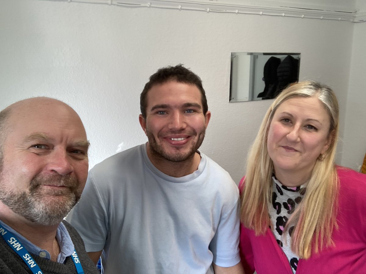 Great to be able to support Freddie, a @dfnsearch Supported Intern at @UHMBT RLI and student at @LMCollege. Freddie is applying for roles with @PES_UHMBT and I was helping him with his application submission. Good luck, Freddie 🥳