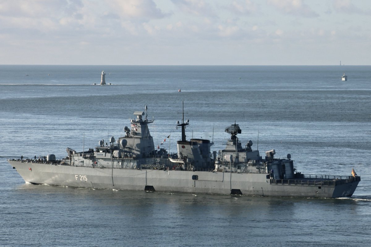WarshipCam's tweet photo. German Navy Brandenburg-class frigate FGS Brandenburg (F215) leaving Plymouth, England - February 12, 2024 #fgsbrandenburg #f215

SRC: TW-@Rockhoppas https://t.co/xisWxv3UBY