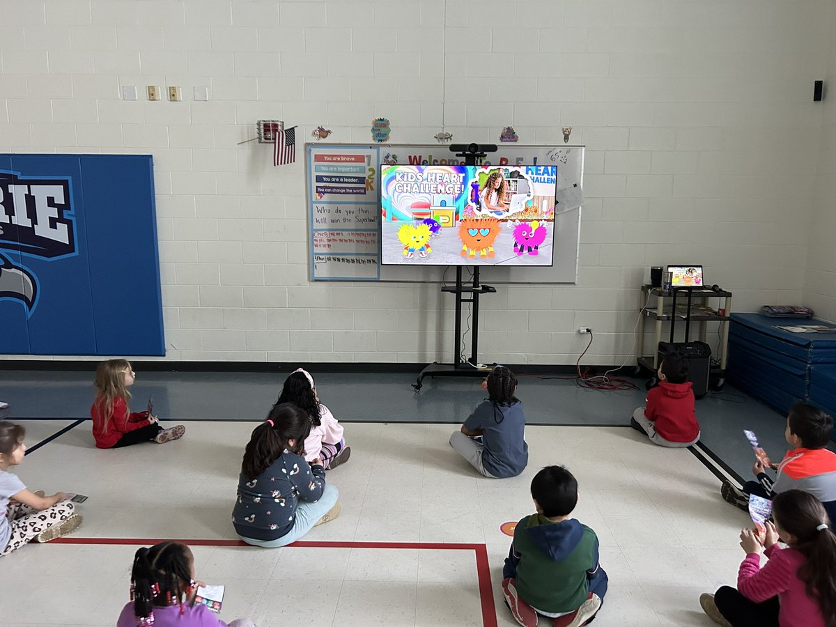 MsAnsonPE's tweet photo. Kicking off our Kids Heart Challenge this week! ♥️💪 @Prairie_Hawks @OSD135 https://t.co/Q6W7CuwVmA