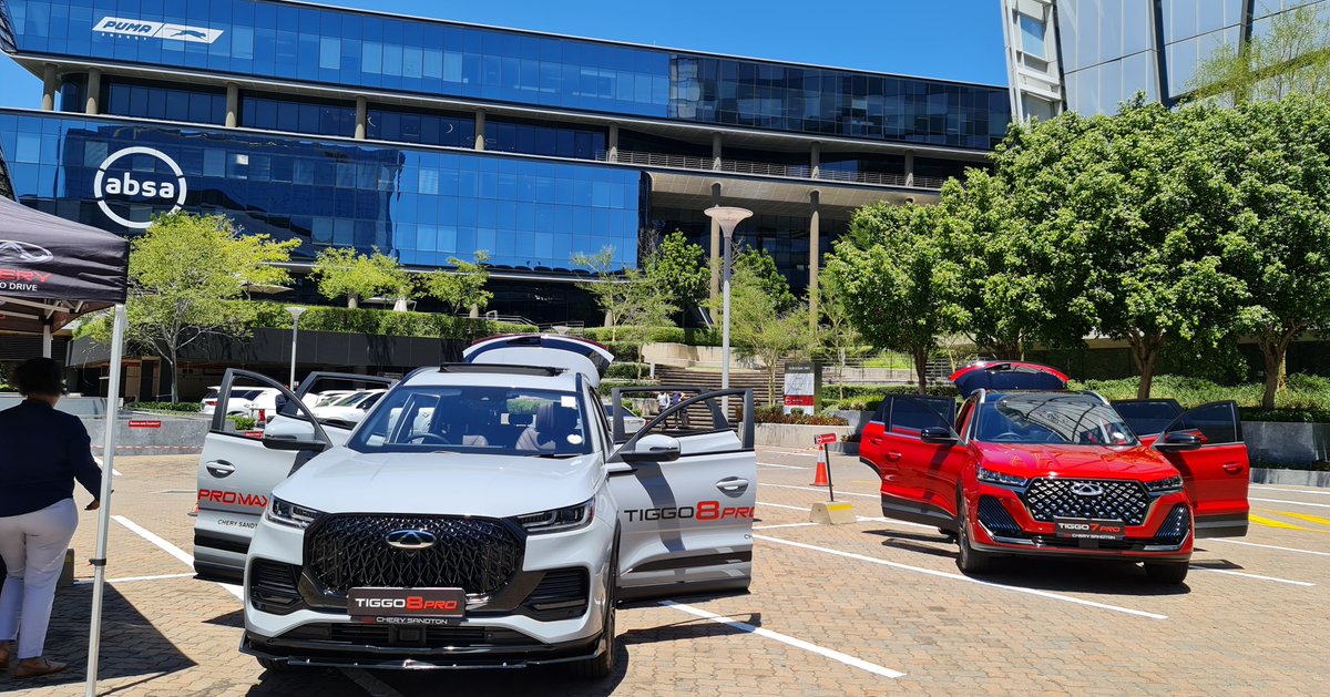 cherysandton's tweet photo. For the ones who can't make it to the dealer, we'll bring the dealer to them ๐
Want us to come to your office/business next? message us your details &we'll make it happen ๐
#cherysandton #absa #cardisplay #absaalicelane #customersatisfaction #tiggo4 #tiggo7 #tiggo8 #promax https://t.co/X6Yjq84d43