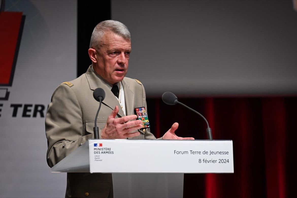 Grande réussite du nouveau RDV #jeunesse, le forum #TerreDeJeunesse : 6 dispositifs de l’<a href="/armeedeterre/">Armée de Terre</a> présentés à + de 350 jeunes 🚀
« Nous avons besoin de vous, de vos talents, de votre imagination. Servir, c’est grandir et se découvrir» 
- GCA Marc Conruyt, <a href="/DRHATOfficiel/">Direction ressources humaines de l'armée de Terre</a>