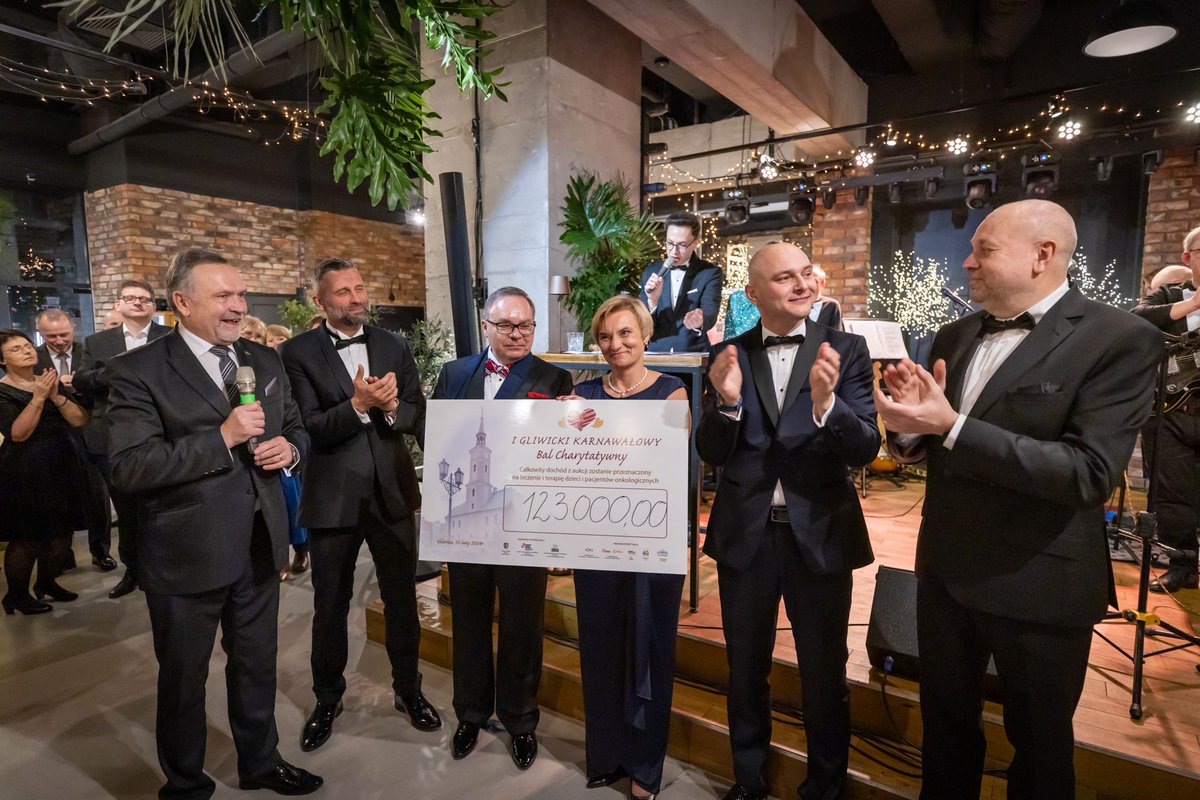 EMT_Systems's tweet photo. Z imponującą kwotą 123 000 zł zebraną  podczas #aukcji na rzecz Górnośląskiej Fundacji Onkologicznej przy Narodowym Instytucie #Onkologii w #Gliwicach zakończył się  współorganizowany przez @EMT_Systems  I Gliwicki Bal Charytatywny. https://t.co/pRzN9Q2Lf2