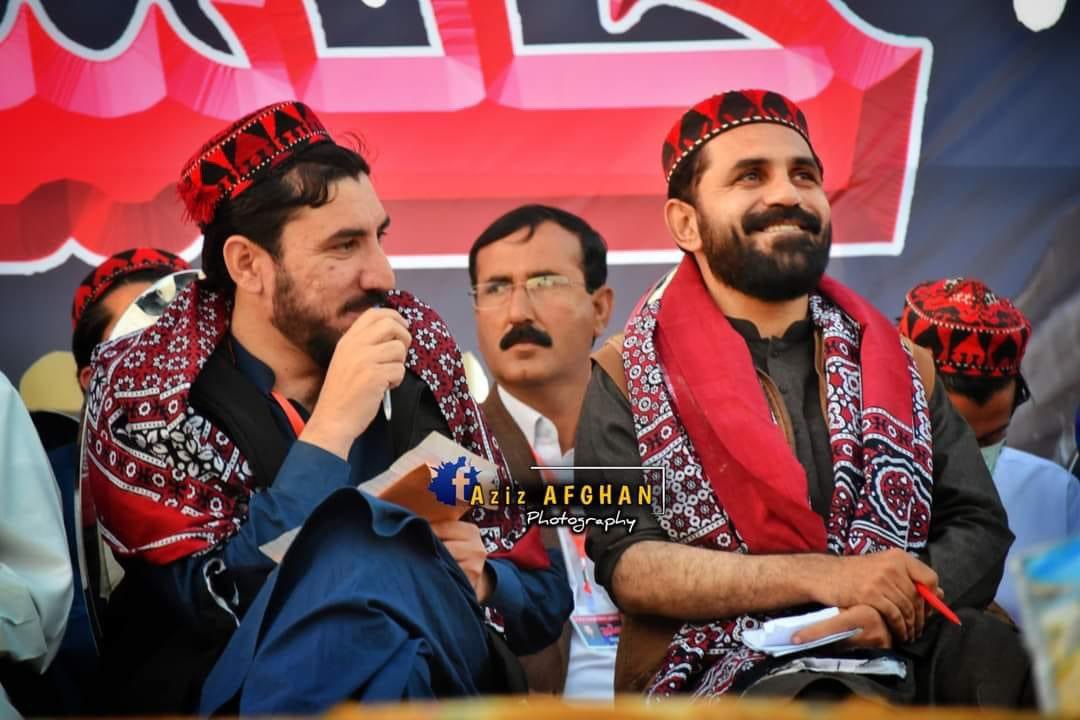 Akmal___Khan's tweet photo. ریاستی ظلم اور بربریت کے خلاف اواز بلند کرنے والوں کو خاموش کرنے کے لیے ریاستی اداروں نے پی ٹی ایم سندھ کے کوارڈینٹر نوراللہ ترین کو پابندسلاسل کیا ہوا ہے مگر قید و بند سے آوازیں خاموش نہیں ہونگی 
@ManzoorPashteen 
 #FreeNoorullahTareen https://t.co/OZNajeb8eU