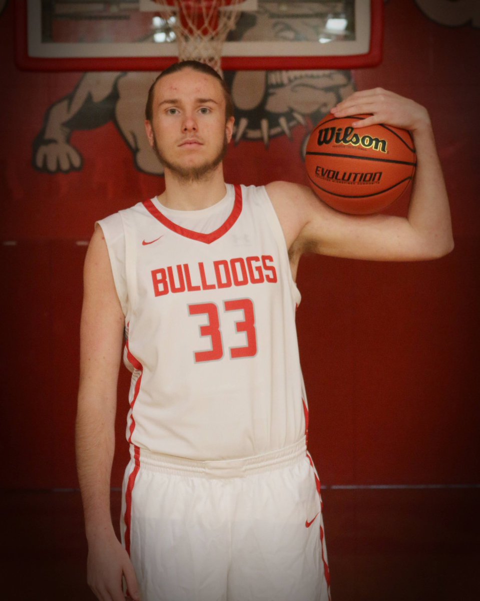 shsbulldogbball's tweet photo. Baseline to Baseline with Senior Center Quinn Baker 🏀 #SHSDawgs #HST https://t.co/dcxAqmXNnV