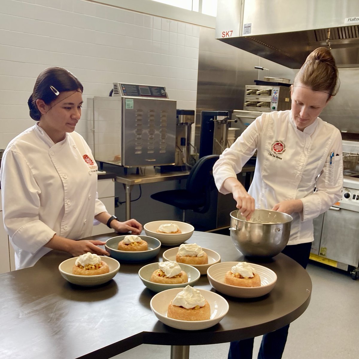 smartestkitchen's tweet image. Celebrating our talented team, in honour of #InternationalDayForWomenAndGirlsInScience 🧪🍽️Our staff utilize skills in both #CulinaryScience &amp;amp; #FoodTech to train the #NextGen of food specialists via internships 👩‍🍳👩‍🔬 #WeKnowFood #FutureOfFood #FoodScience #PEI