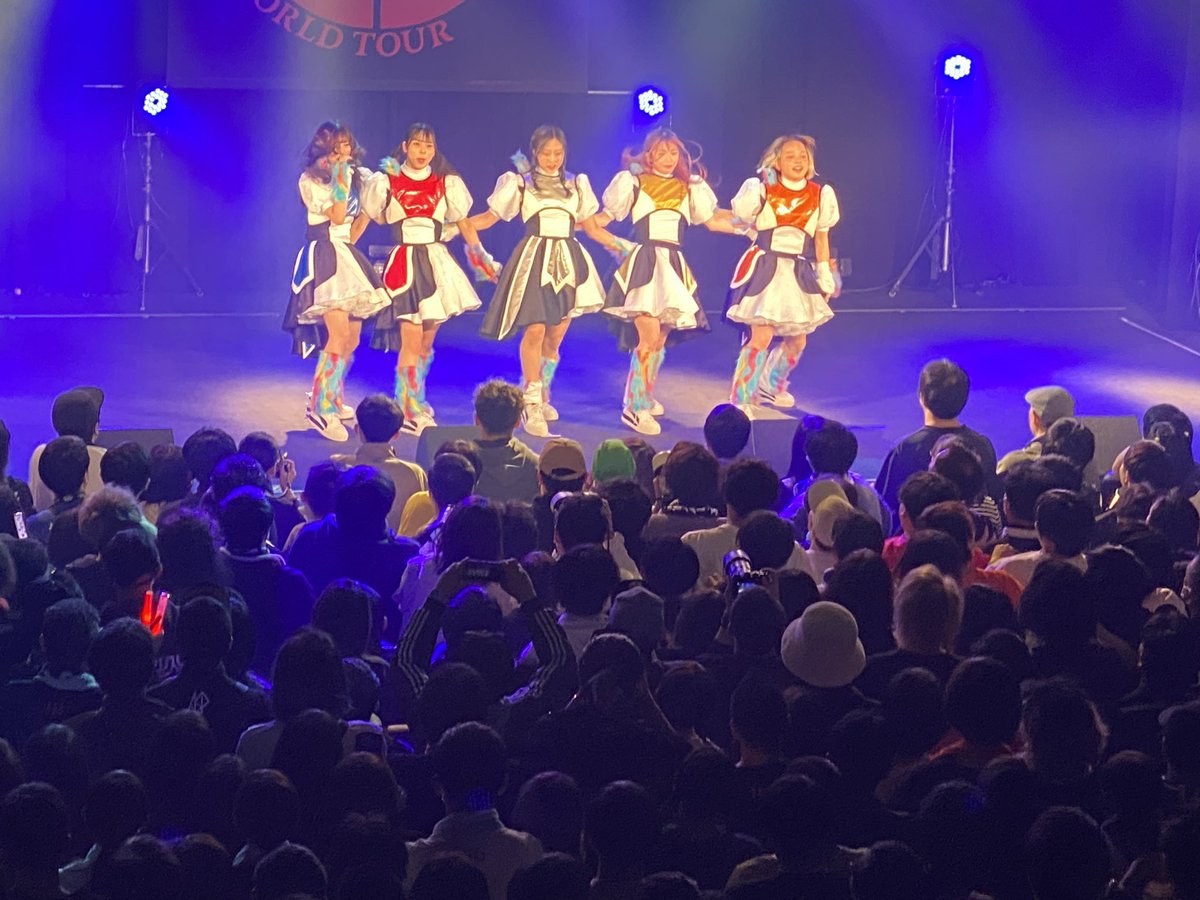 Jun_Reef_Star13's tweet photo. 今日で自分が2度目の豆柴
ライブへ行ってから2年が
経ちました🎤🏛️
まだまだ懐古の景色や旧旧体制で
味わった感動や悔しさが残り続ける
心境です✨
今後も豆柴再誕を信じつつ
#モンアイ を見守り続けます🐕🏟️
#豆柴の大群 #豆粒 #豆柴名古屋
#豆柴の大群の疾走 #MUSTCHANGE
#銘肌鏤骨 #不死鳥 #桜色 https://t.co/bx1FODjewM