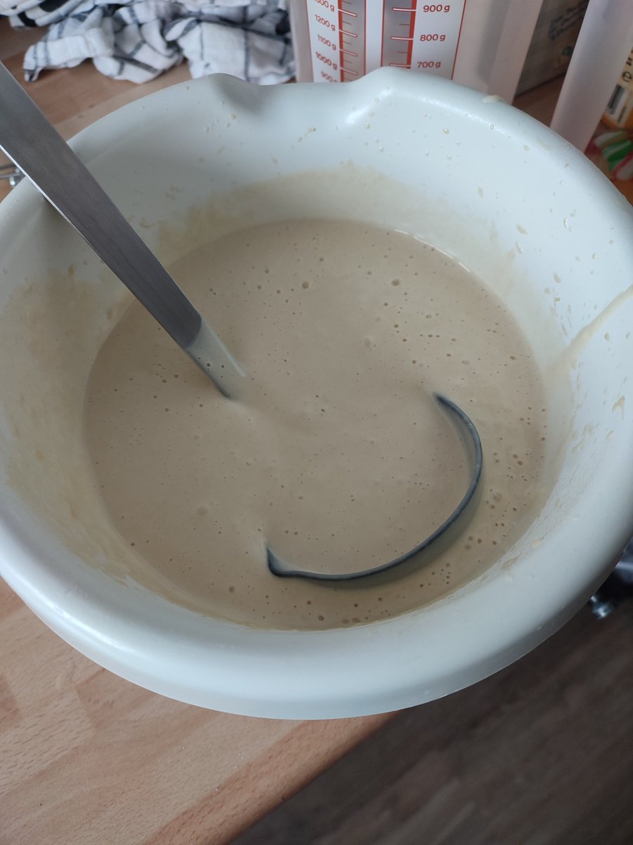 PTA_mit_Oboe's tweet photo. #JessiBackt Waffeln. Ich fange zwar gerade erst an, aber ich fürchte ich habe es mit der Teigmenge zu gut gemeint. 😅 https://t.co/XzZsBAcg6X