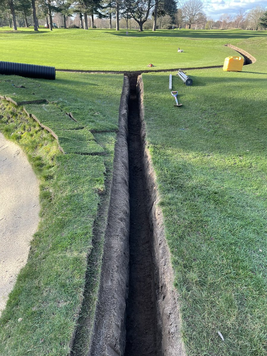 rmsgc_course's tweet photo. The leading-roles in the cast&amp;crew of today’s episode of, ‘We Can’t all be Heroes,’ are @DjukeLtd &amp; @hydrowick, with the @RoyalMSGC GreenStaff in a best-supporting role. All on-site for 3days to install capillary rope-drainage in the 2nd &amp; 9th PBarton greens. https://t.co/et56AFcEQ0