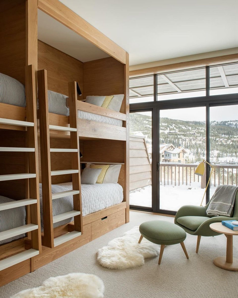 kmpfurniture's tweet photo. ..allows the modern art and vast landscape to take center stage in this quiet retreat.

#mountainhome #minimalistfurniture #luxuryhomes #lovedesign #interiordesigninspo #contemporarydecor #furnituresesign #miamiinteriordesign #coralgablesliving #natureinspired https://t.co/OpZcA6CL70
