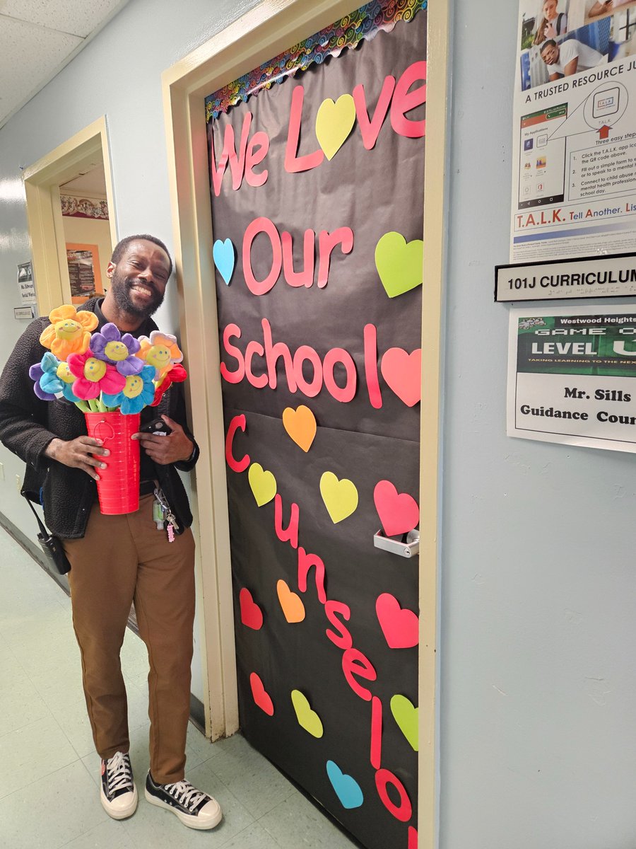 WHElementary's tweet photo. WHE certainly love our guidance counselor, Mr. Sills! Thank you for going above and beyond for our staff, scholars and families. You're a superhero! ❤️🦸🏾♂️ #herocks https://t.co/kT73w7sIUu