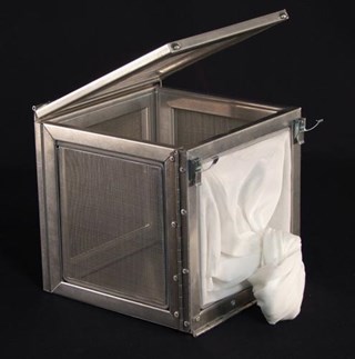 WarpIt_'s tweet photo. There are 20 metal insect rearing cages #ReadyToReuse on Warp It. They have been biologically and chemically decontaminated.
See more and claim via https://t.co/aUL1eYJz9q
#choosetoreuse #secondhandisbest #reducewaste #reuserevolution #zerowaste #zerowasteliving #circulareconomy https://t.co/0j68ml6D3H