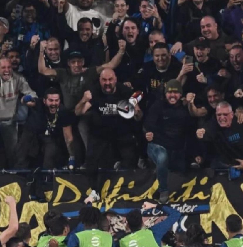 GetInspired_EU's tweet photo. Kanye West (Ye) asked one of the most dangerous hooligans fans in the world called (Curva Nord) of footballclub Inter Milan, if they could make a sample for his now #1 song called Carnival ft Ty. They are now going to feature in the videoclip 🔥 #KanyeWest #InterMilan #VULTURES1 https://t.co/LfQjyxngCV