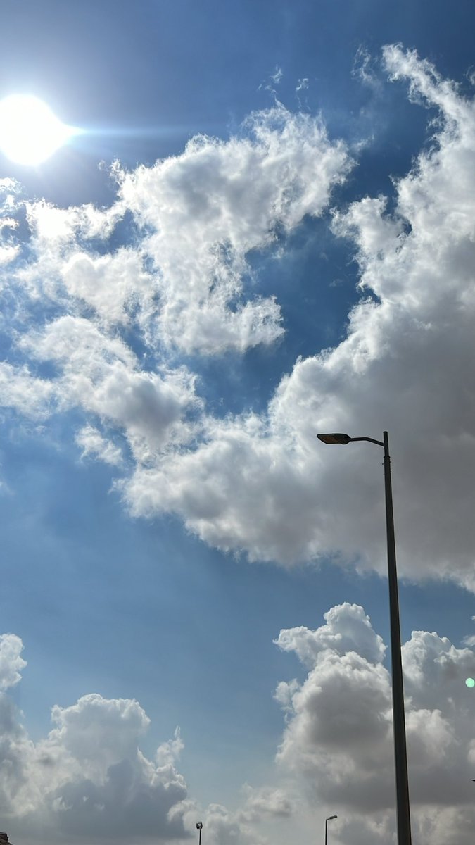 alsaieem's tweet photo. غيوم اليوم🤍 https://t.co/s1UFoMg3M8