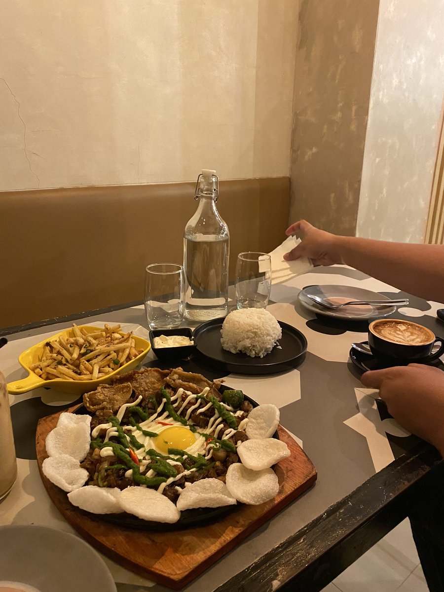 wasabby_cos's tweet photo. Happy 2nd Anniversary my love @DragonShoomi 

oh diba yan lang nakuha kong pic 🥹 
nilalagnat gang 🤙🏼 https://t.co/ra0DyaOiqv
