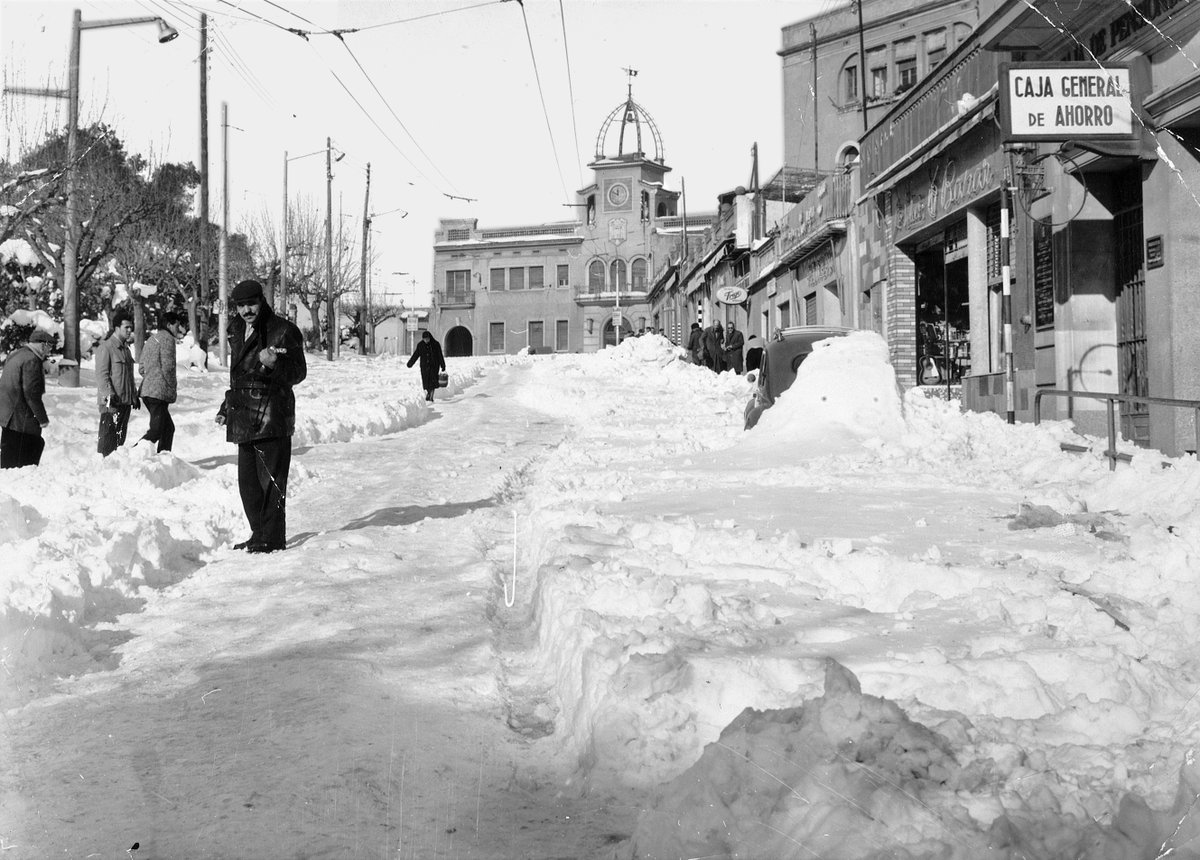 MColomenca's tweet image. 📸Plaça de la Vila el mes de desembre de 1962. 

Font: Col·lecció Teresa Ribó Santacreu