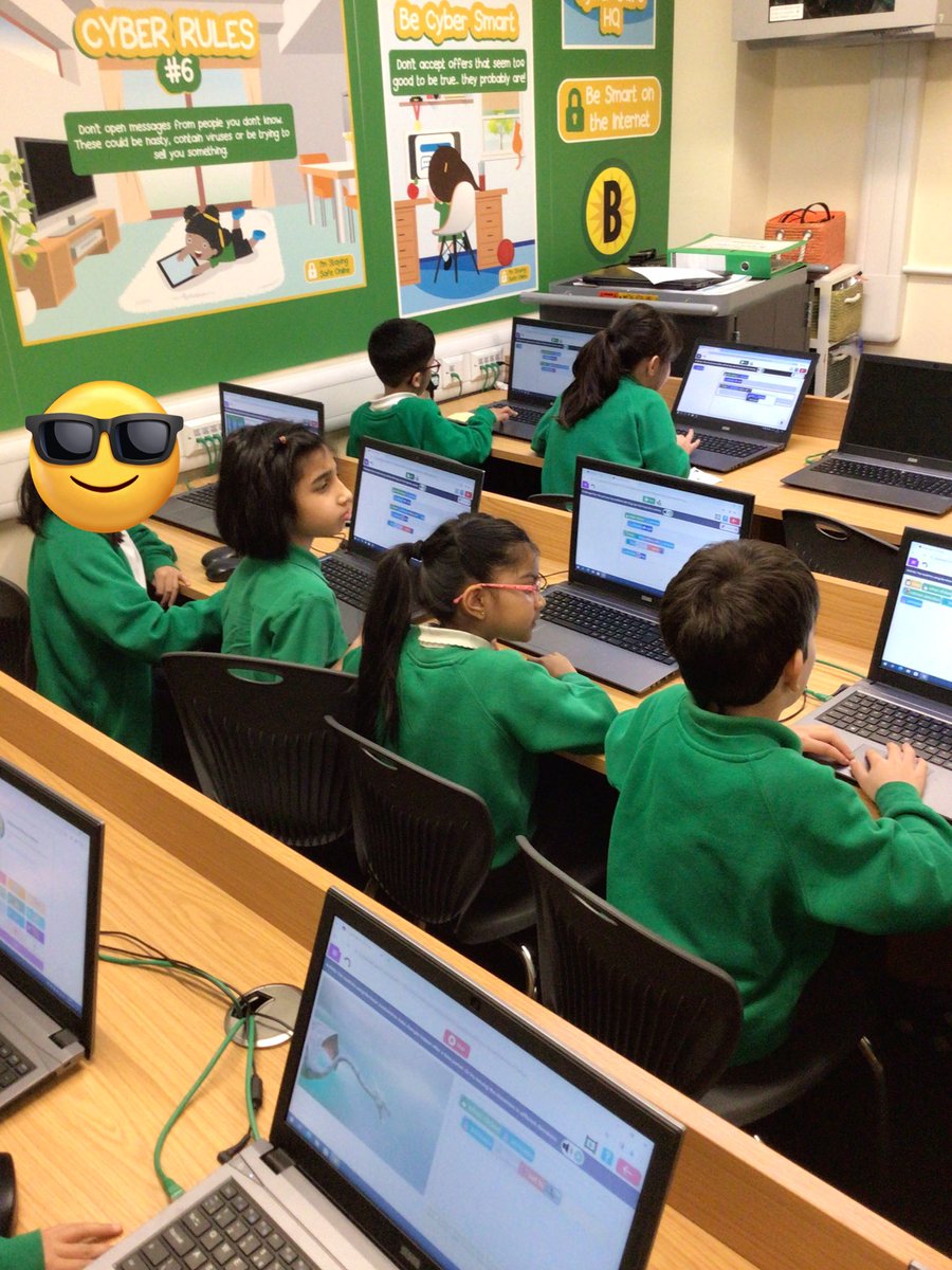 BeaumontYear2's tweet photo. Look at the enjoyment Year 2 have when they are coding. #beaumontComputing https://t.co/5x5afRdHYn